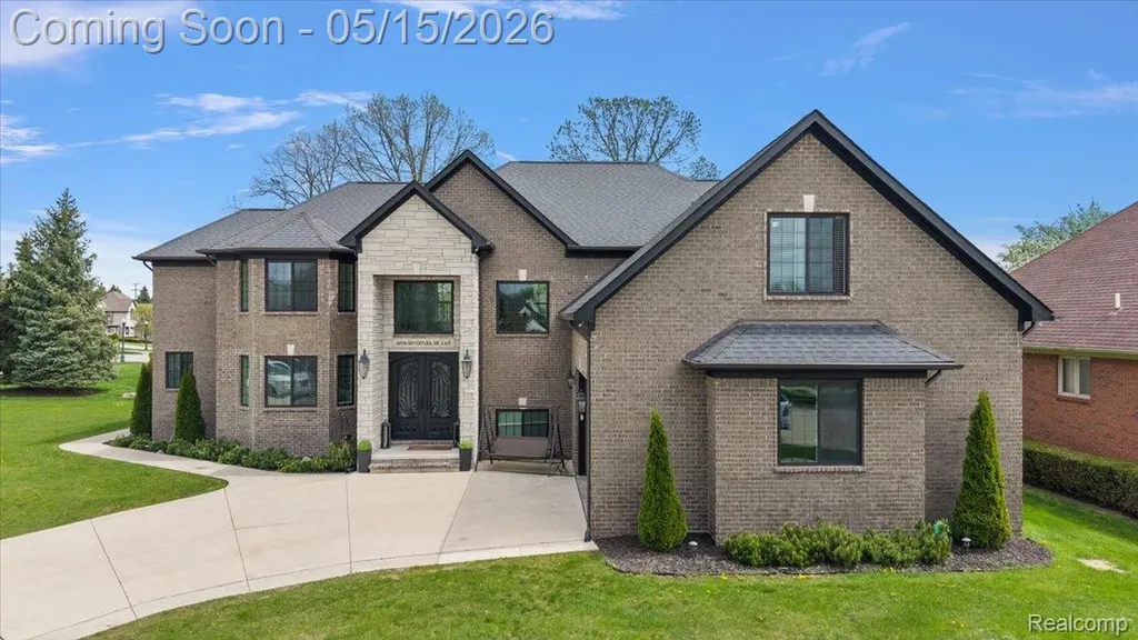 46930 Riverpark E Macomb Township MI 48044