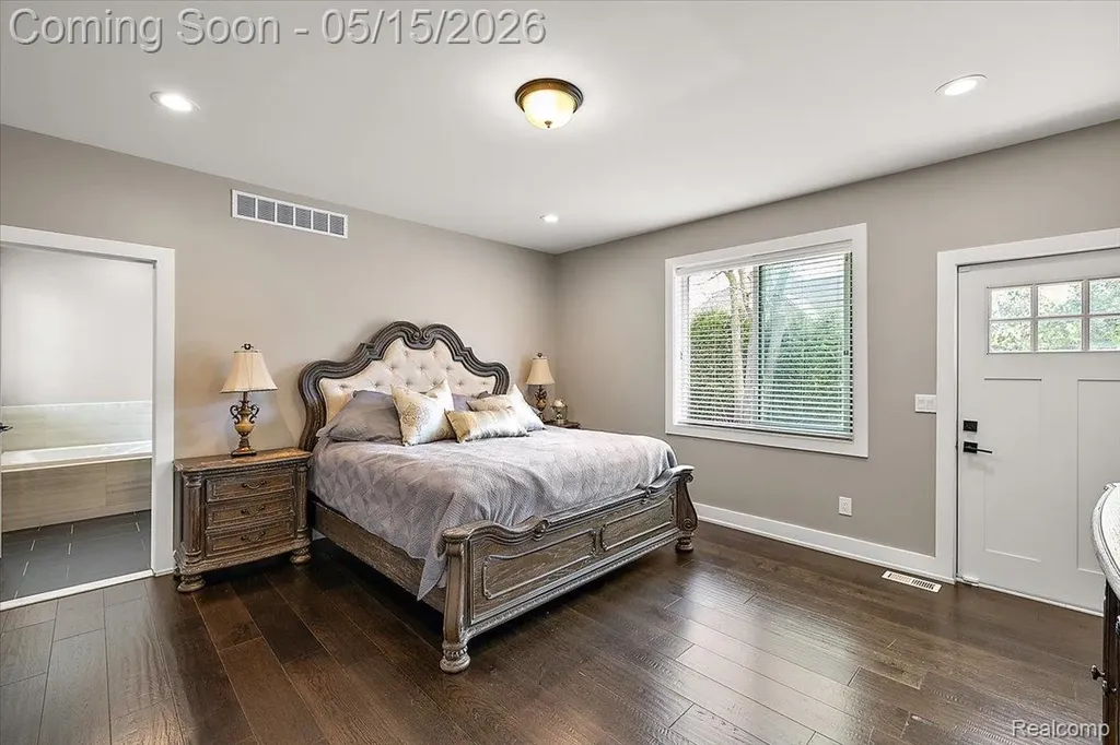 46930 Riverpark E Macomb Township MI 48044
