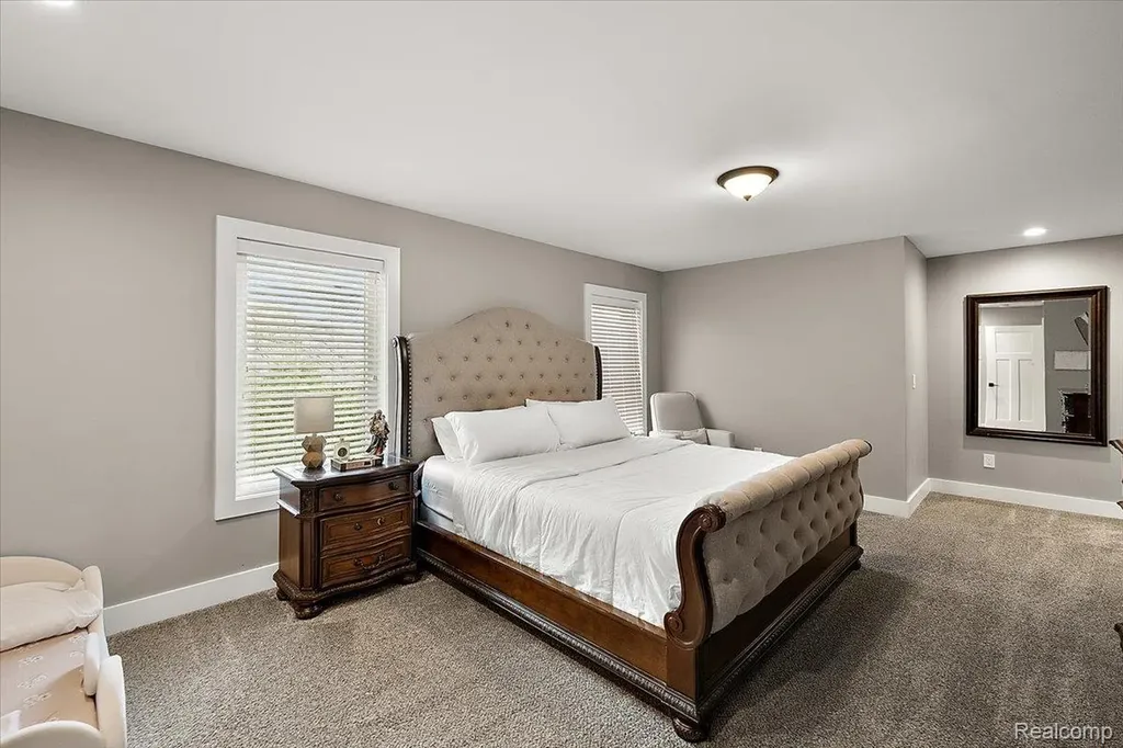 46930 Riverpark E Macomb Township MI 48044