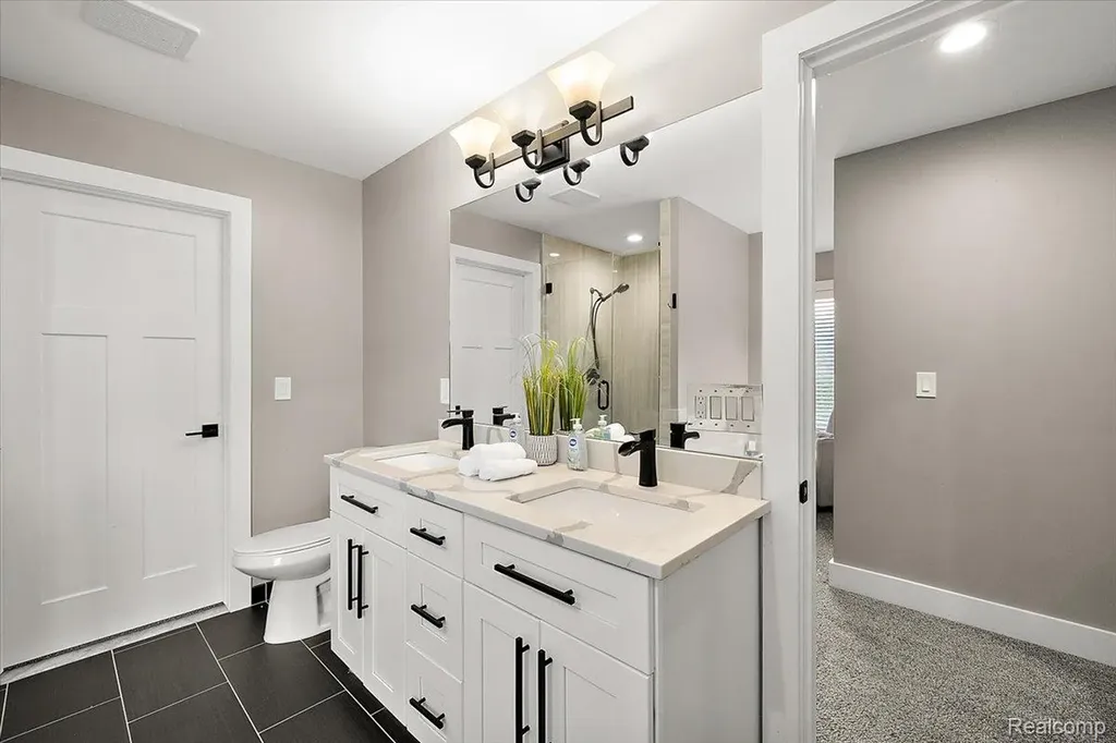 46930 Riverpark E Macomb Township MI 48044