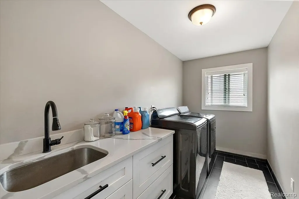 46930 Riverpark E Macomb Township MI 48044
