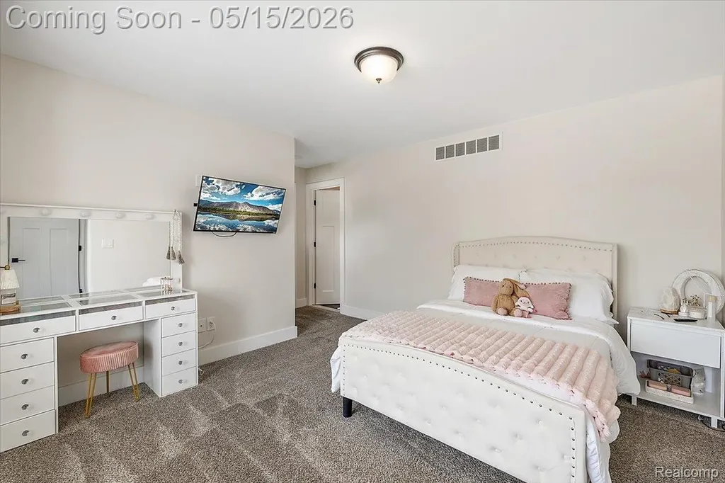 46930 Riverpark E Macomb Township MI 48044