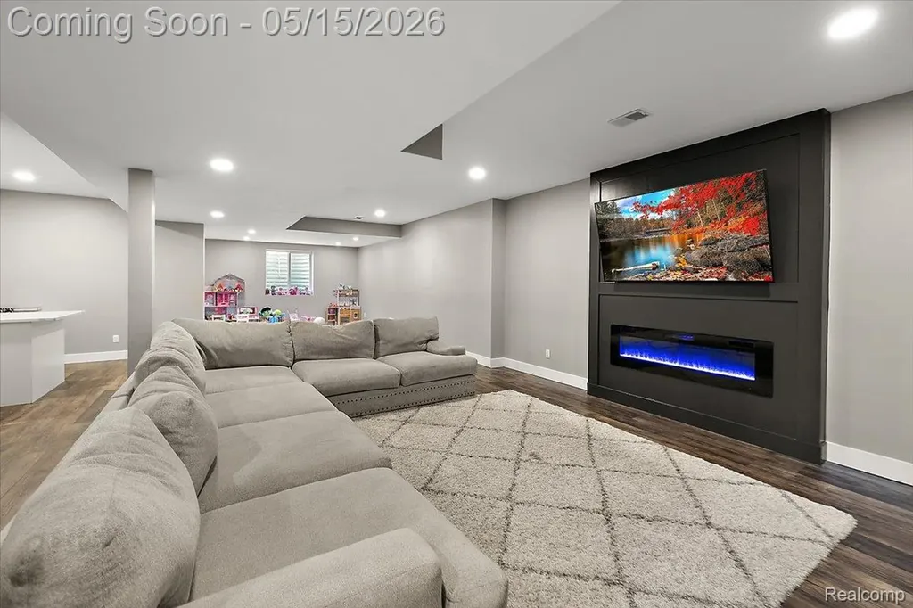 46930 Riverpark E Macomb Township MI 48044