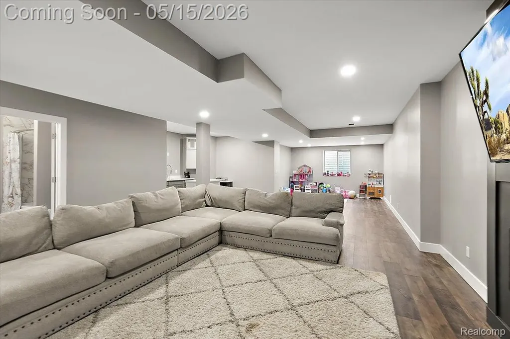 46930 Riverpark E Macomb Township MI 48044