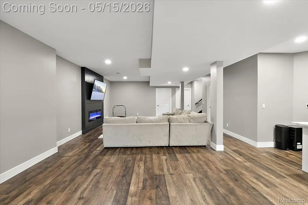 46930 Riverpark E Macomb Township MI 48044