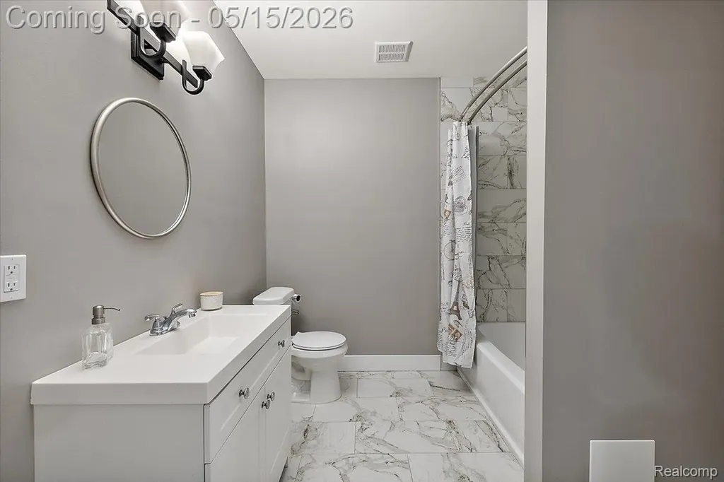 46930 Riverpark E Macomb Township MI 48044