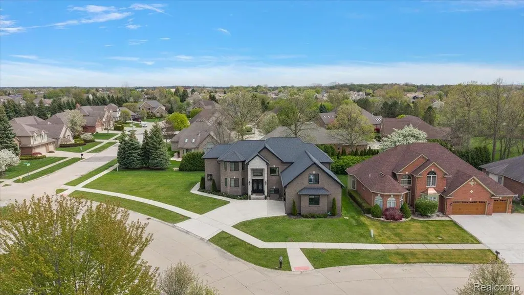 46930 Riverpark E Macomb Township MI 48044