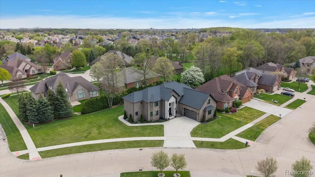 46930 Riverpark E Macomb Township MI 48044