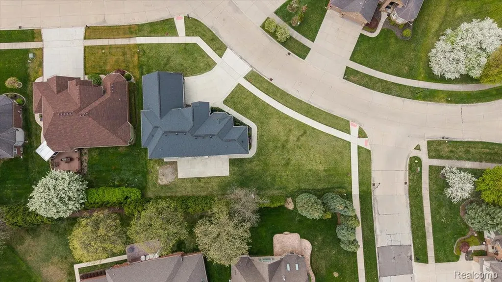 46930 Riverpark E Macomb Township MI 48044