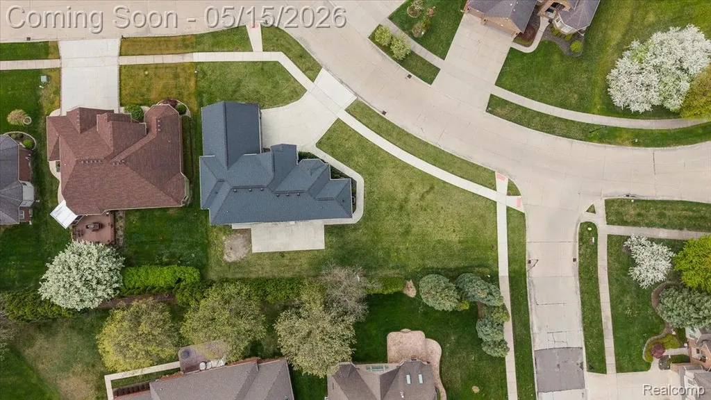 46930 Riverpark E Macomb Township MI 48044