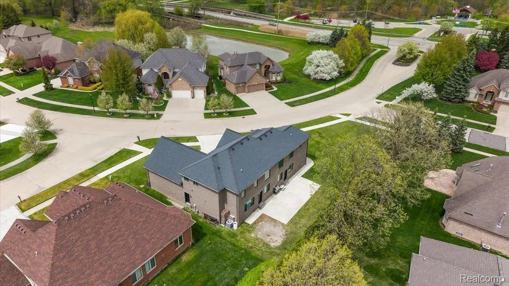 46930 Riverpark E Macomb Township MI 48044