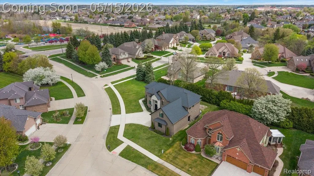 46930 Riverpark E Macomb Township MI 48044