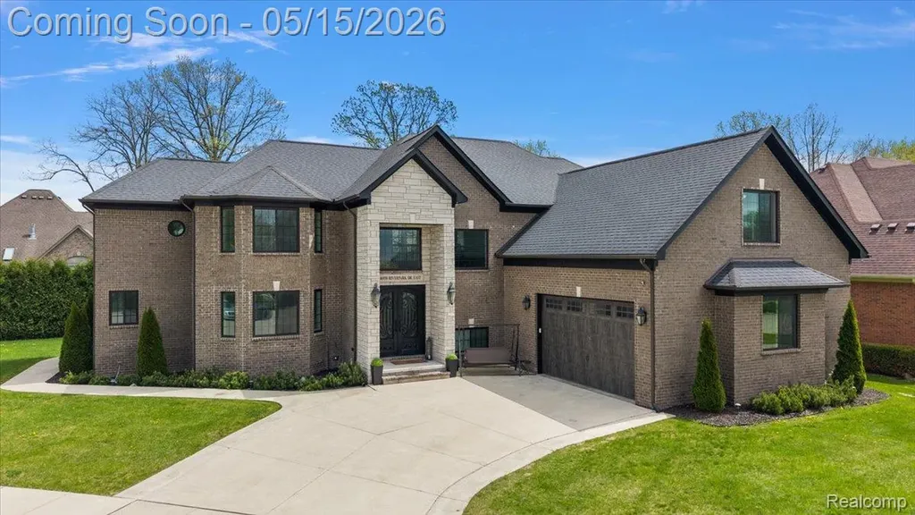 46930 Riverpark E Macomb Township MI 48044