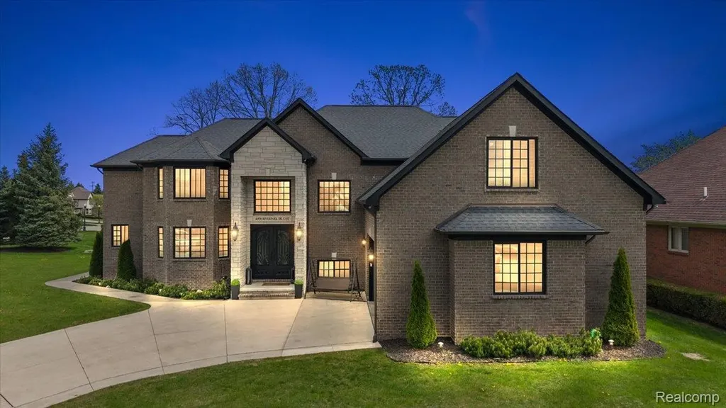 46930 Riverpark E Macomb Township MI 48044