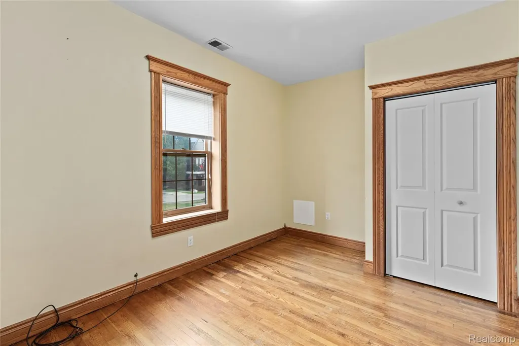 242 E Palmer Street Detroit City MI 48202