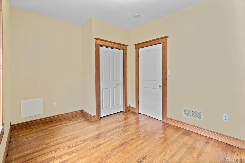 242 E Palmer Street Detroit City MI 48202