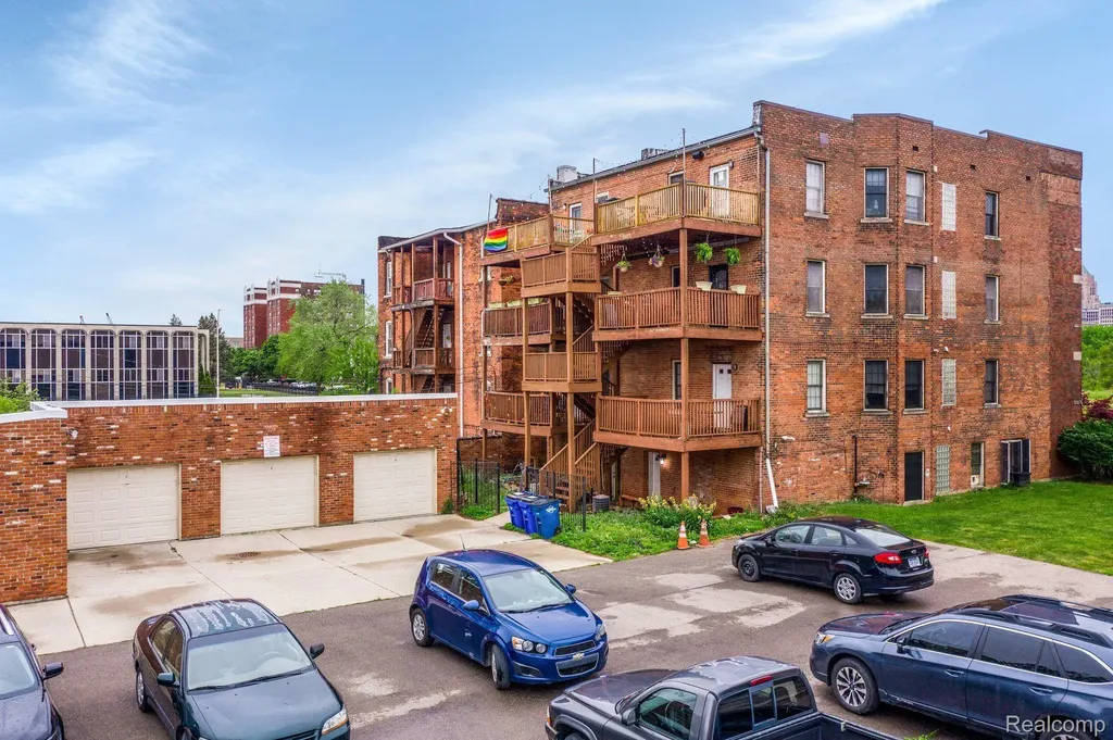 242 E Palmer Street Detroit City MI 48202