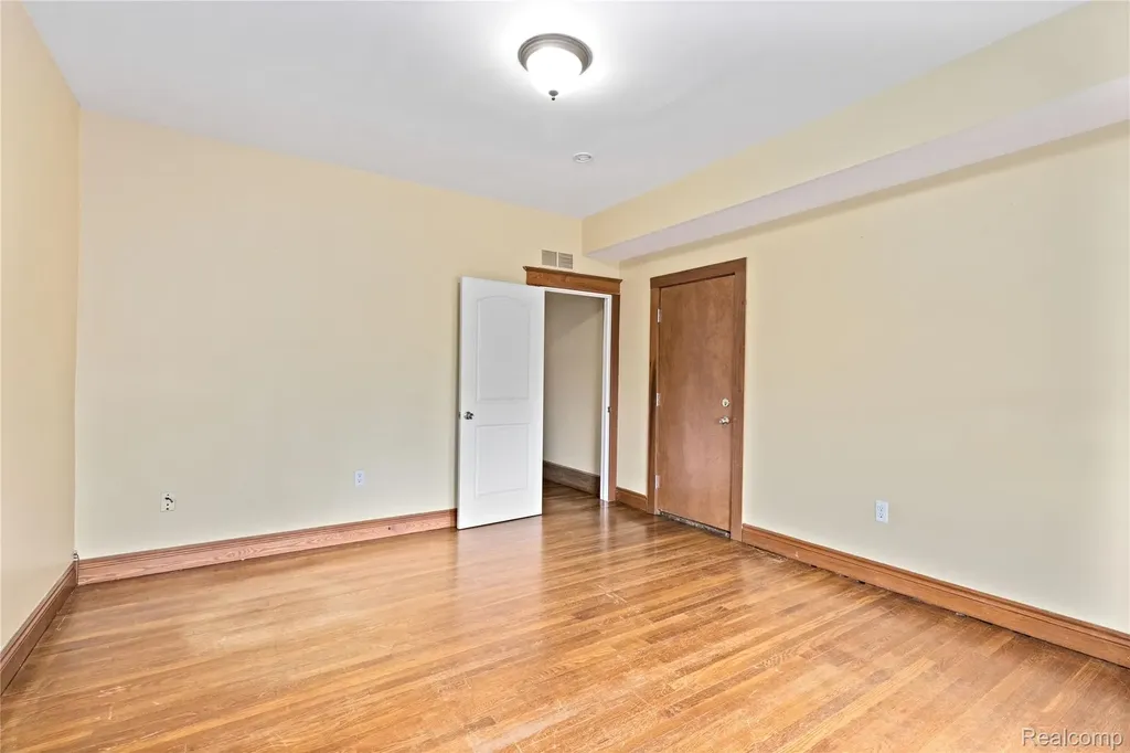 242 E Palmer Street Detroit City MI 48202