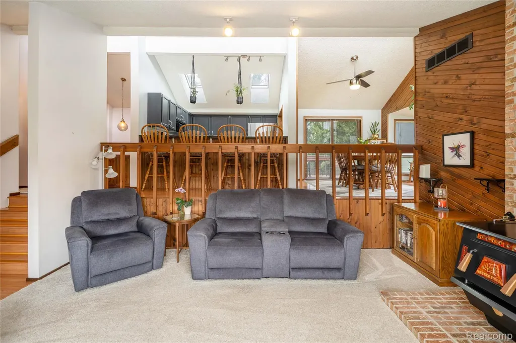 2725 Cooley Lake Road Highland Charter Township MI 48356