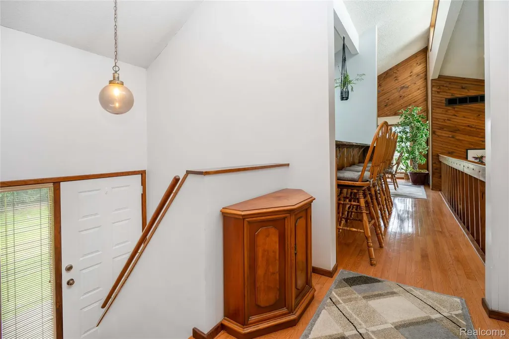 2725 Cooley Lake Road Highland Charter Township MI 48356