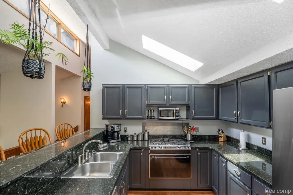 2725 Cooley Lake Road Highland Charter Township MI 48356
