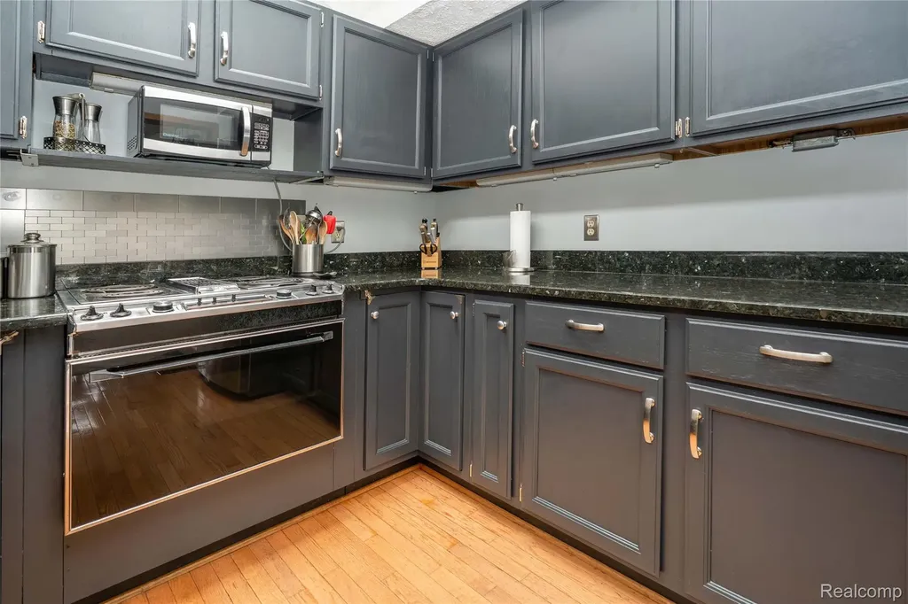 2725 Cooley Lake Road Highland Charter Township MI 48356