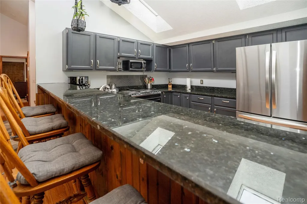 2725 Cooley Lake Road Highland Charter Township MI 48356