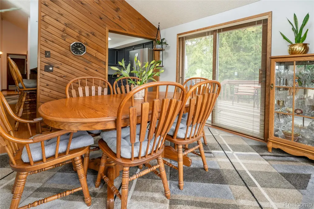 2725 Cooley Lake Road Highland Charter Township MI 48356