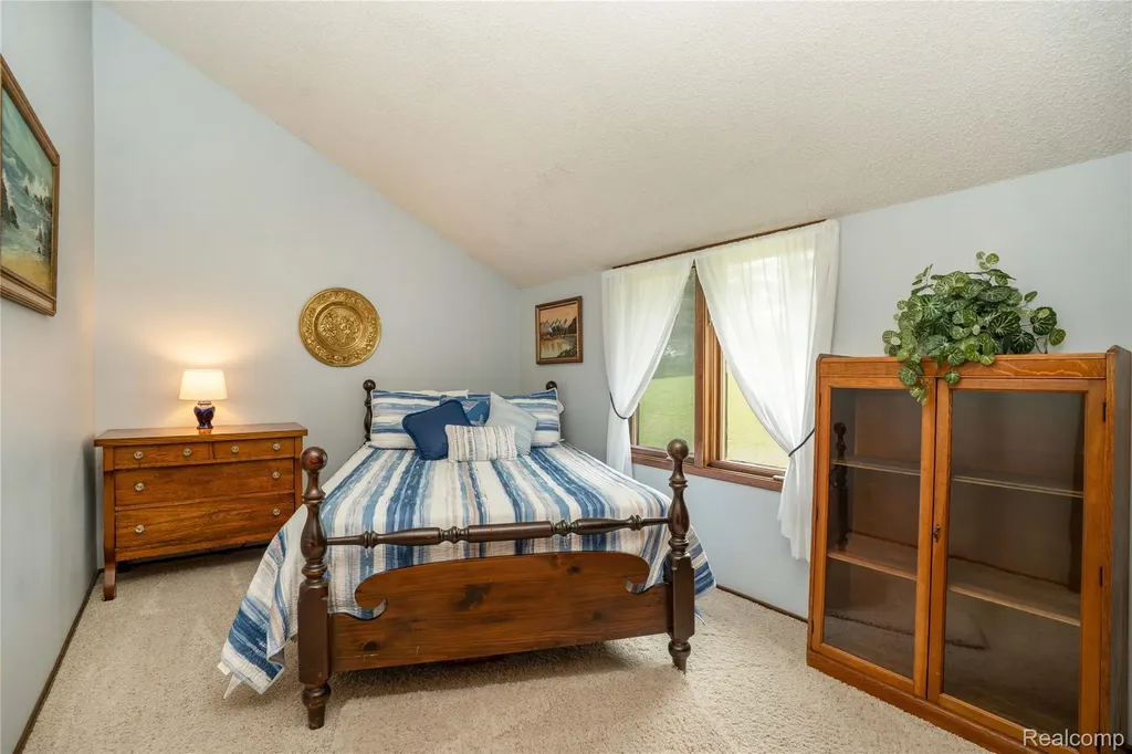 2725 Cooley Lake Road Highland Charter Township MI 48356