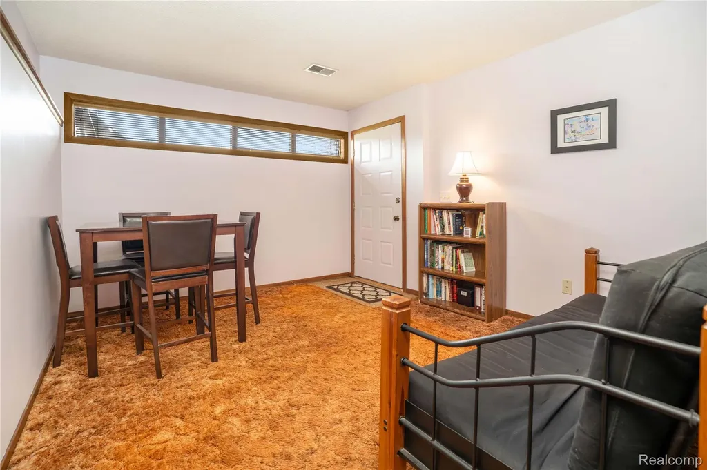 2725 Cooley Lake Road Highland Charter Township MI 48356