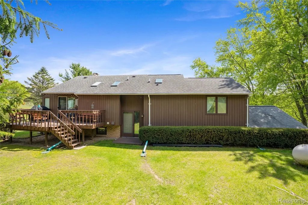 2725 Cooley Lake Road Highland Charter Township MI 48356