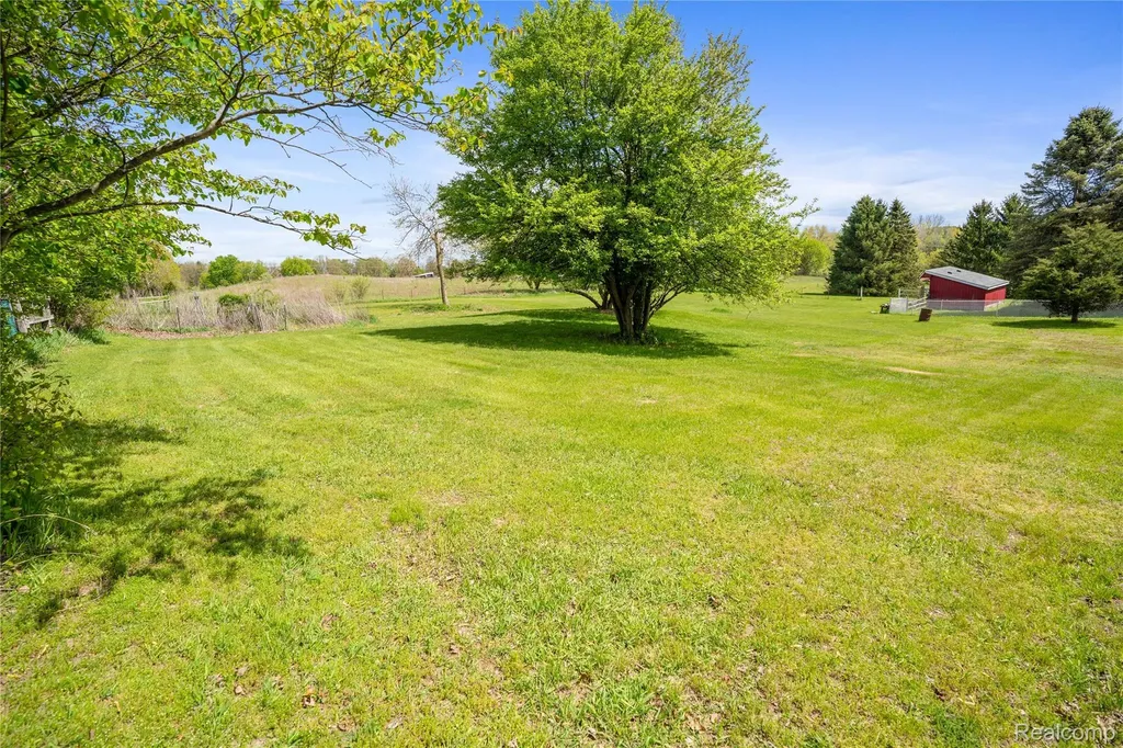 2725 Cooley Lake Road Highland Charter Township MI 48356