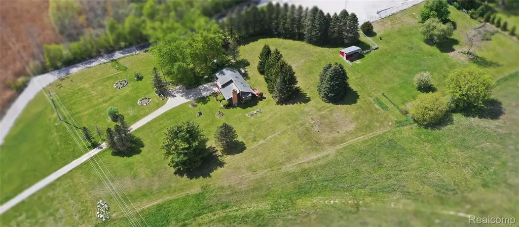 2725 Cooley Lake Road Highland Charter Township MI 48356