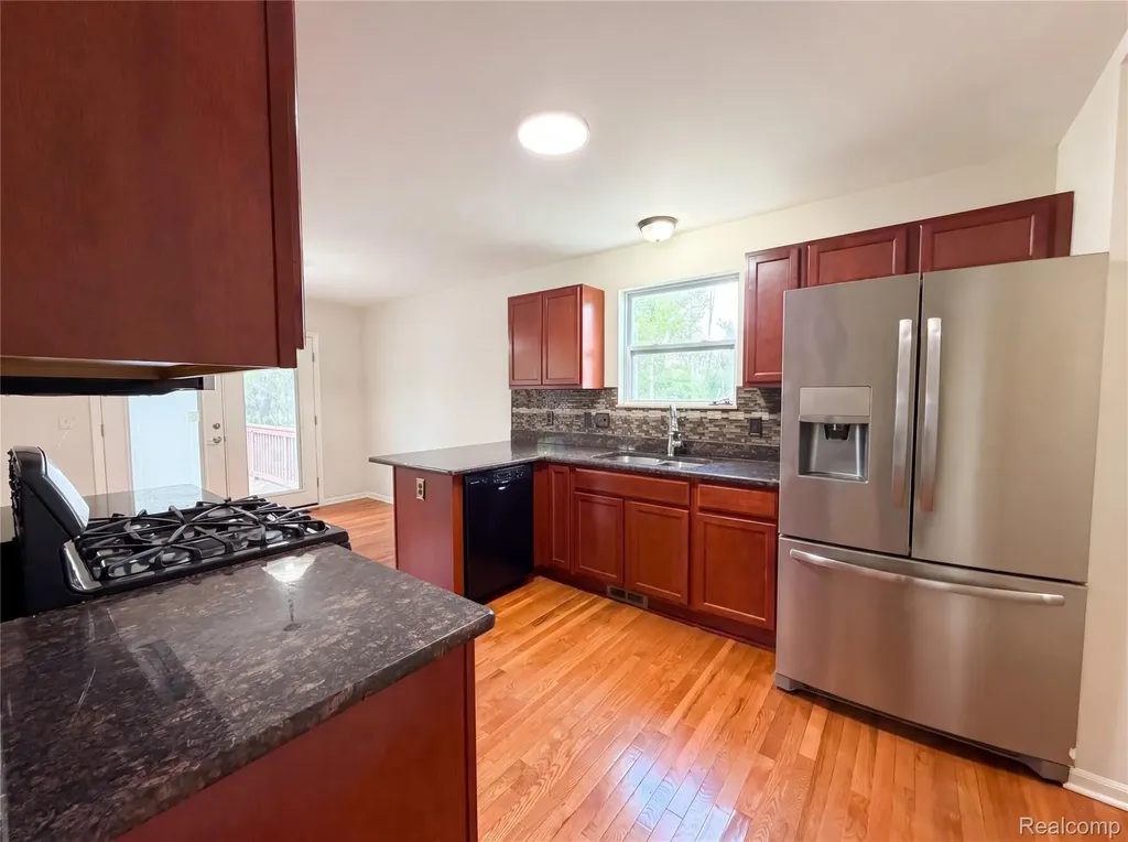5988 Treetops Drive Romulus City MI 48174