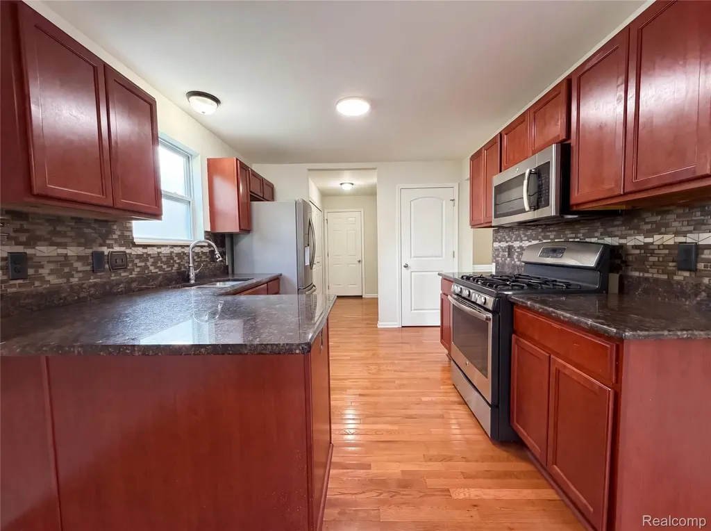 5988 Treetops Drive Romulus City MI 48174