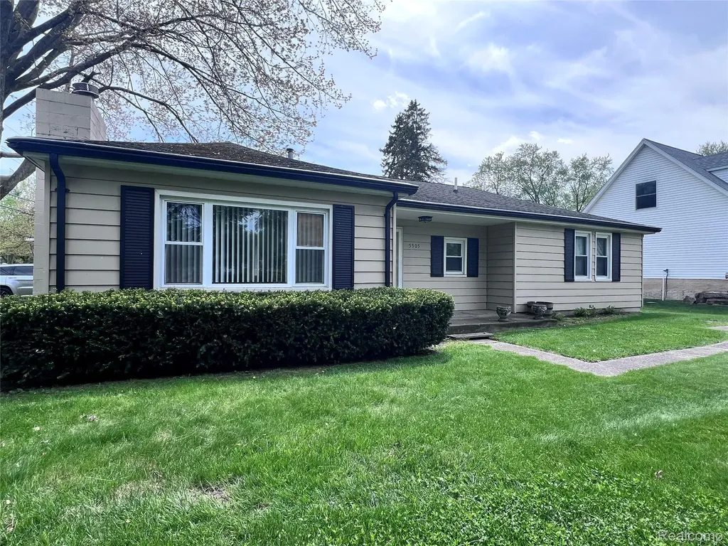 5505 Sunwood Drive Waterford Charter Township MI 48329