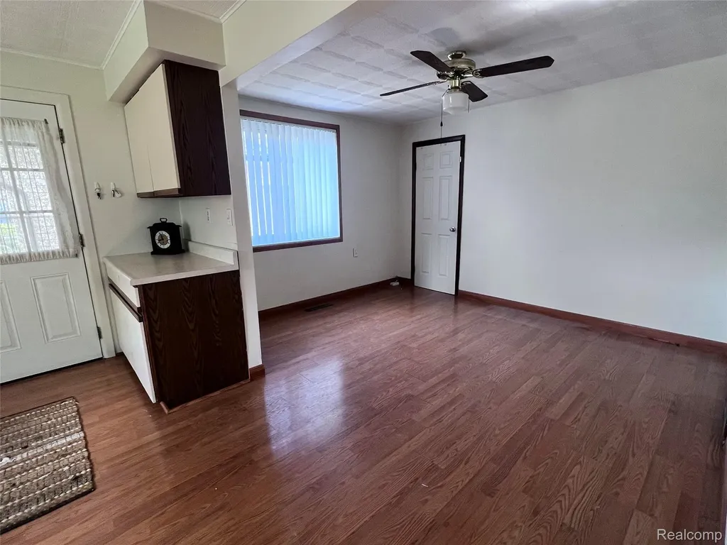5505 Sunwood Drive Waterford Charter Township MI 48329