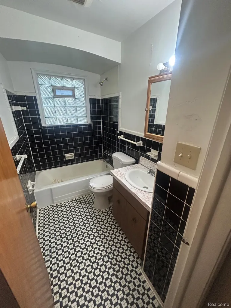 16601 Wormer Street Detroit City MI 48219