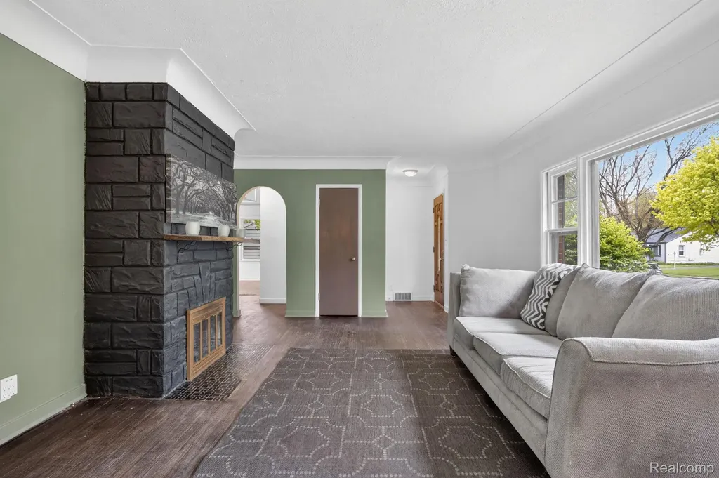 1209 Beatrice Street Flushing City MI 48433