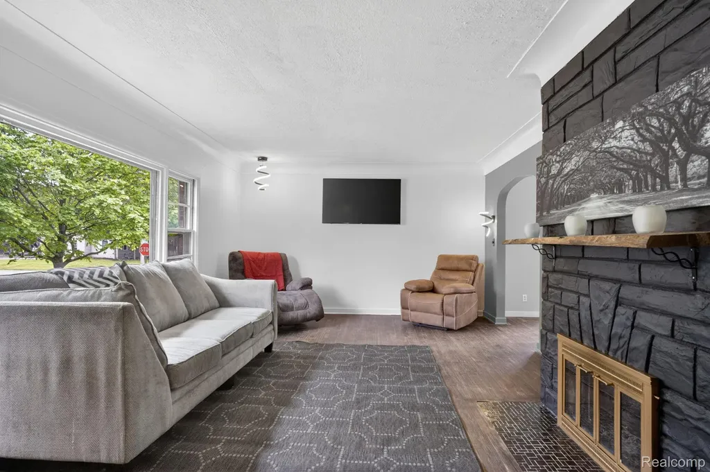 1209 Beatrice Street Flushing City MI 48433