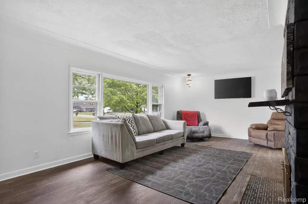 1209 Beatrice Street Flushing City MI 48433