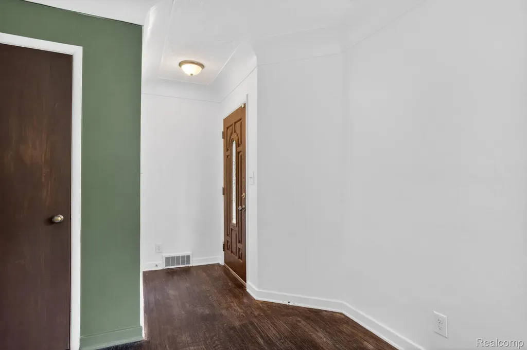 1209 Beatrice Street Flushing City MI 48433