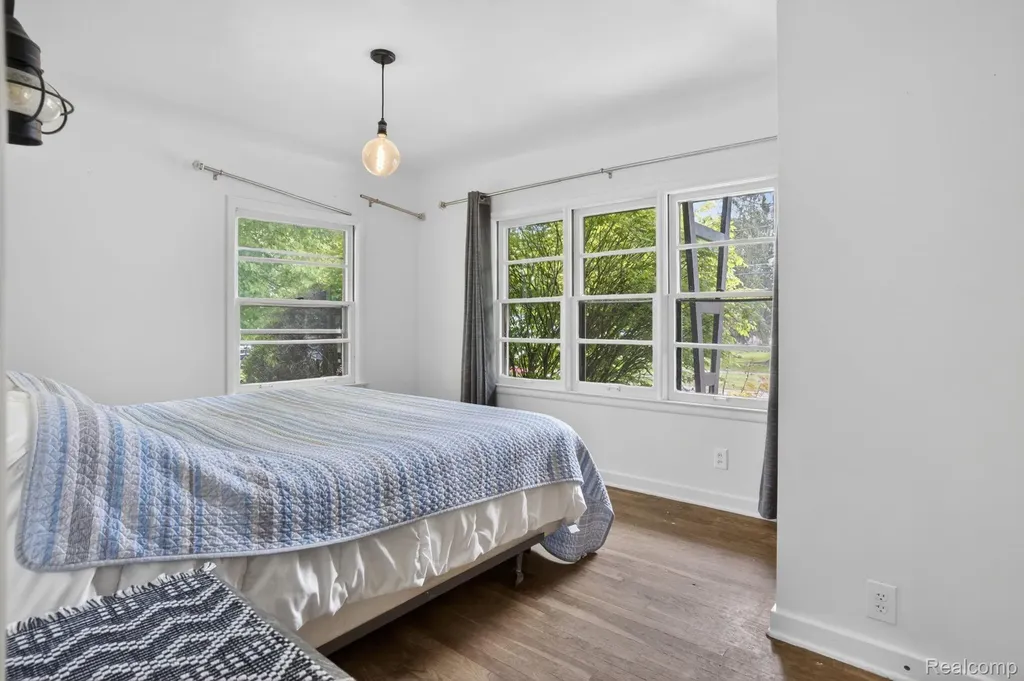 1209 Beatrice Street Flushing City MI 48433