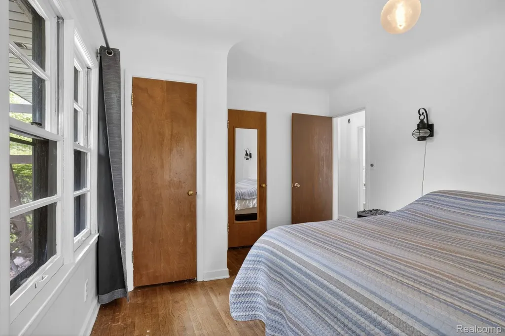 1209 Beatrice Street Flushing City MI 48433