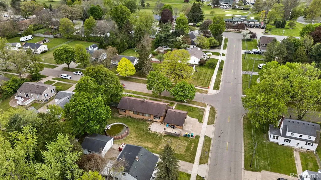 1209 Beatrice Street Flushing City MI 48433