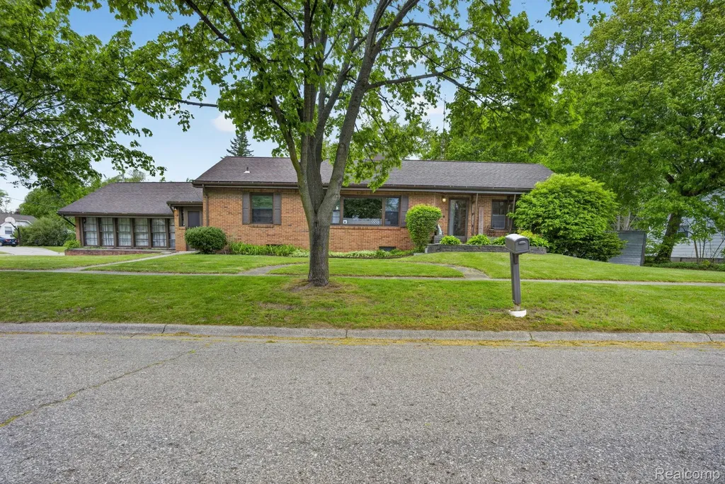 1209 Beatrice Street Flushing City MI 48433