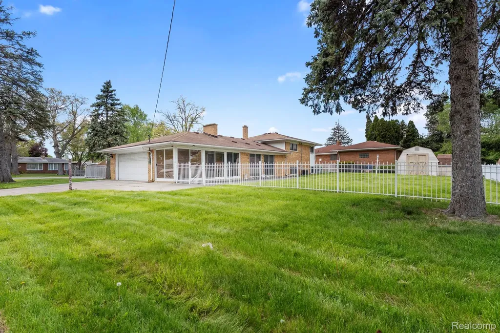 23410 Joy Road Redford Charter Township MI 48239