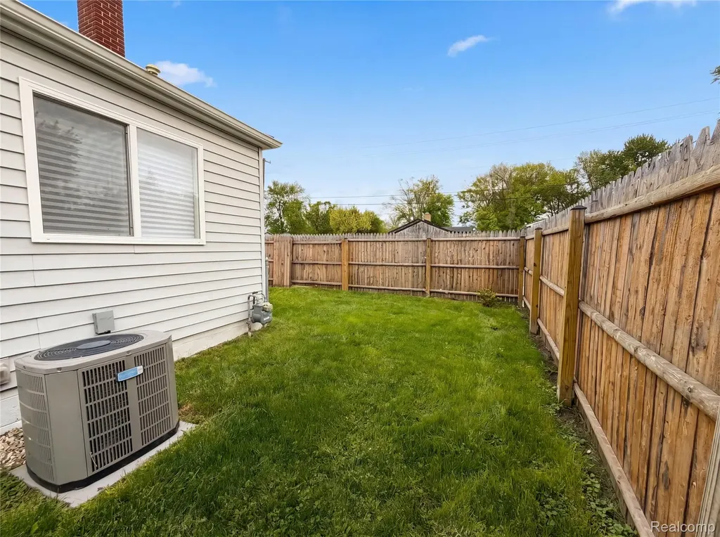 26311 Hopkins Street Inkster City MI 48141