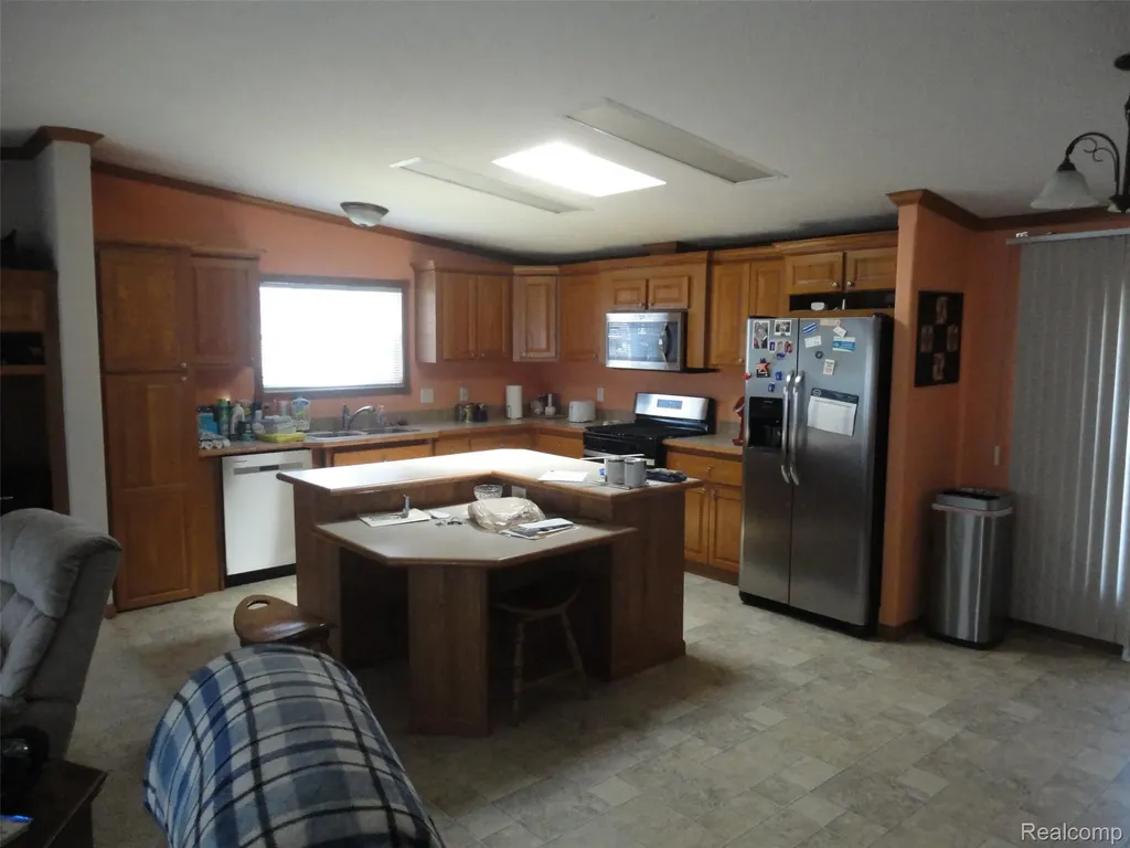 339 Blossom Circle Bedford Township MI 48133
