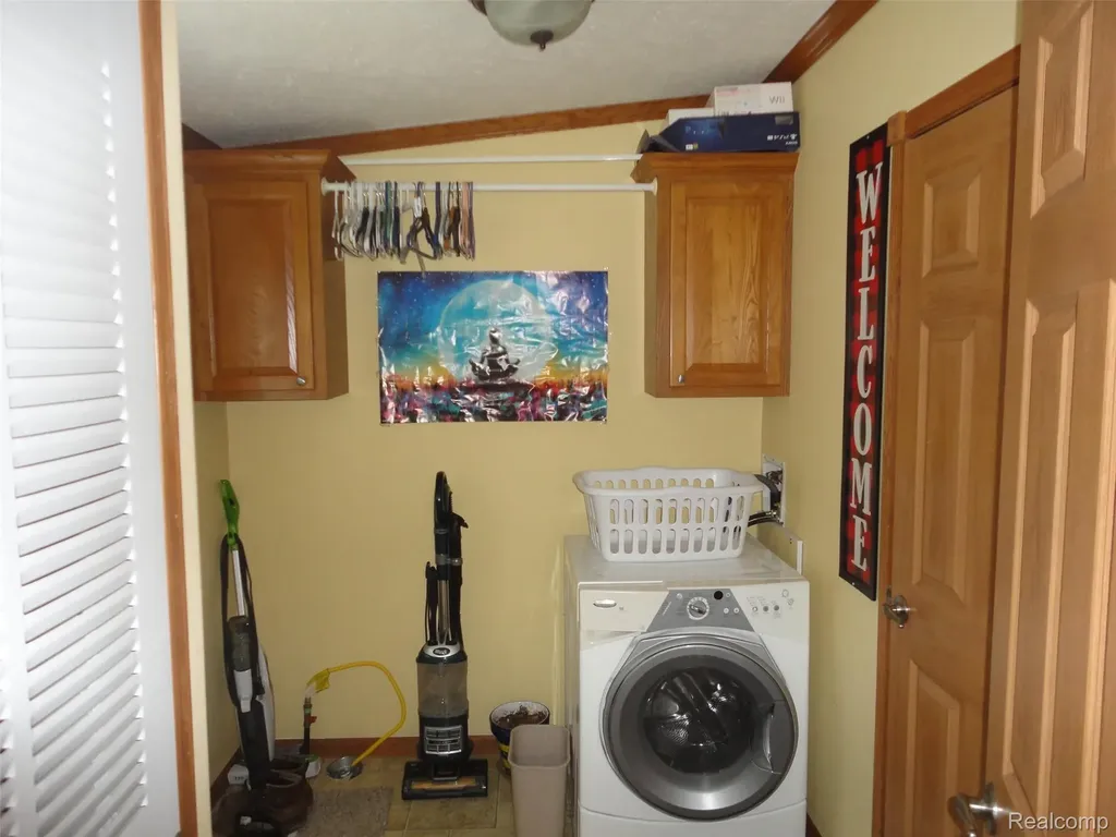 339 Blossom Circle Bedford Township MI 48133